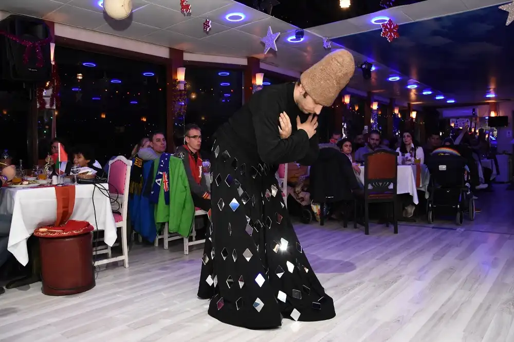 turkish-night-show-and-dinner-cruise-14.webp